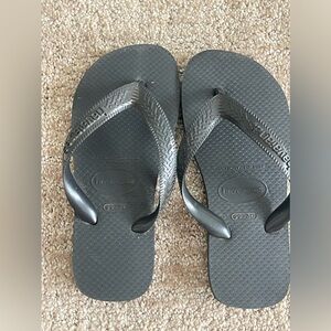Black Havianas lightly worn!